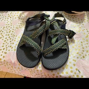 LIKE NEW KIDS CHACO SANDALS SIZE 3
